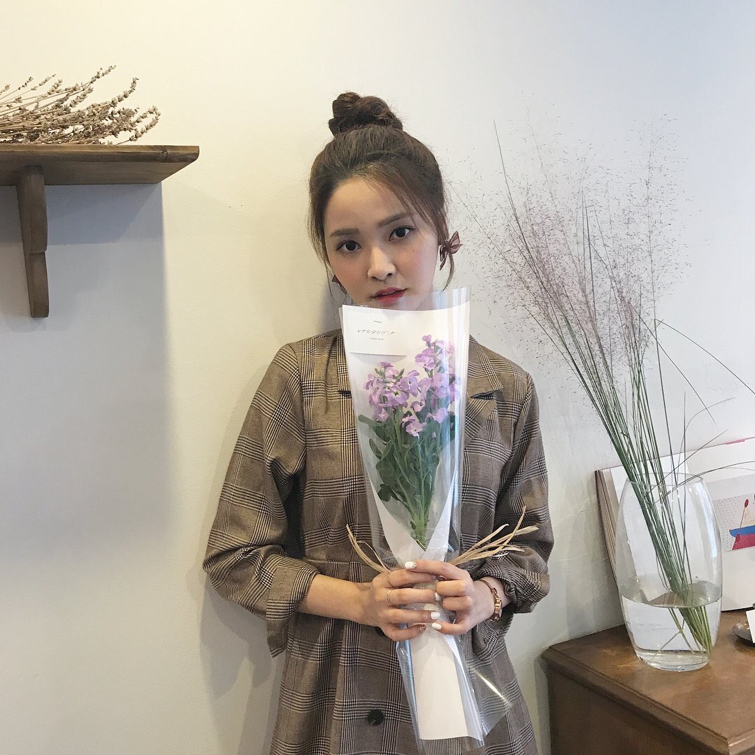 pop_archive's tweet photo. yeonju https://t.co/mWztybNTqI