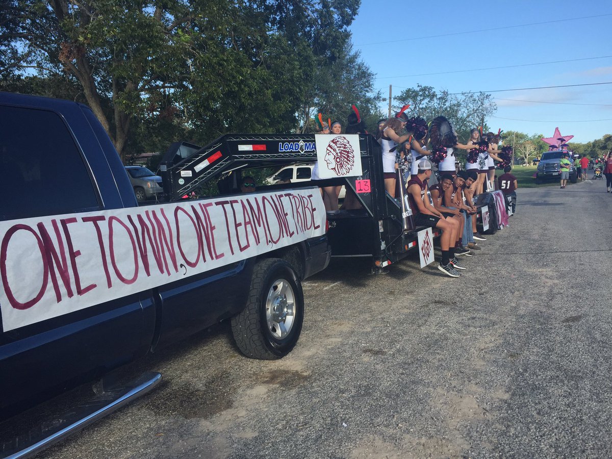 ChristyJanssen1's tweet photo. JCYF parade ready! https://t.co/mEPJbOv8jU