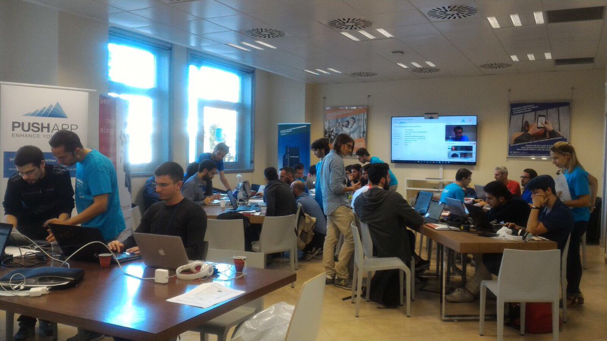 SimoSurdi's tweet image. #Napoli ad #HackDev17, il più grande code sprint italiano, al lavoro per il sistema operativo del Paese @developersITA @teamdigitaleIT
