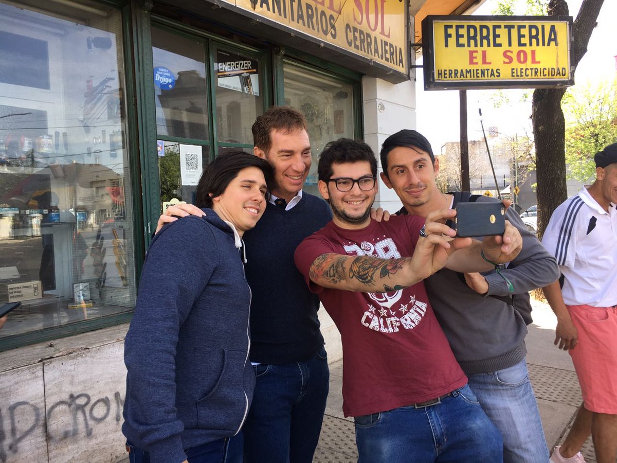 diegosantilli's tweet photo. Seguimos cambiando la Ciudad con este equipazo. #VamosJuntos!! https://t.co/qspyLDSNdk
