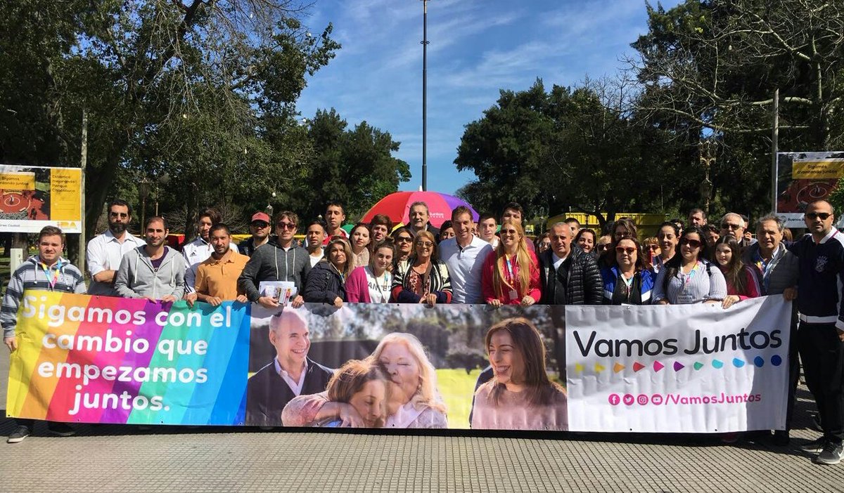 diegosantilli's tweet photo. Seguimos cambiando la Ciudad con este equipazo. #VamosJuntos!! https://t.co/qspyLDSNdk