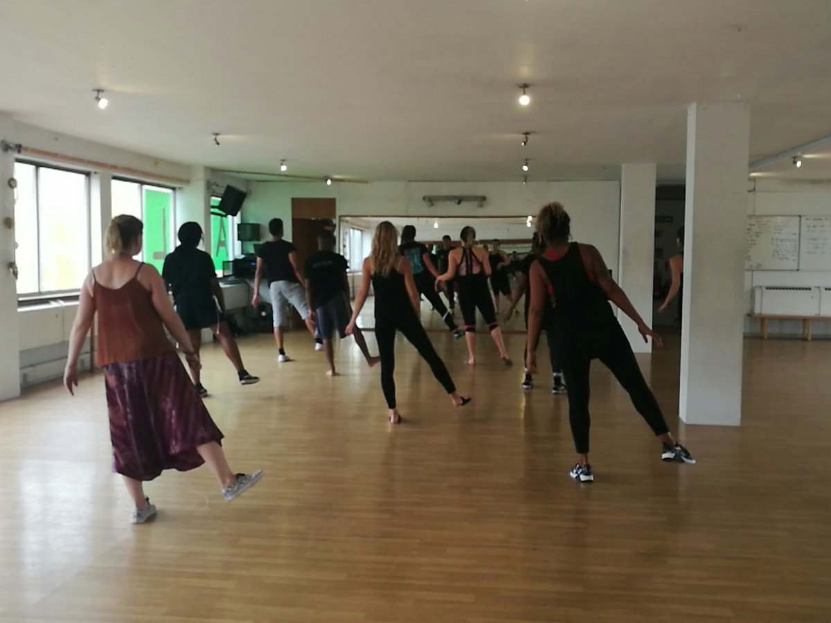LatishaCesar's tweet photo. We are having a great session with @Avantgardedance. https://t.co/FajDXeMpJq