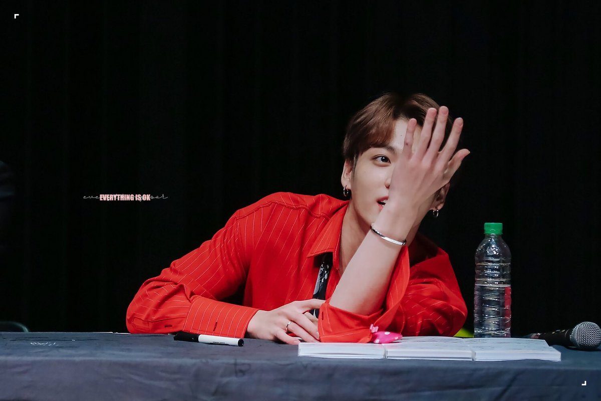 kookpiics's tweet photo. https://t.co/GdANgJuuwZ