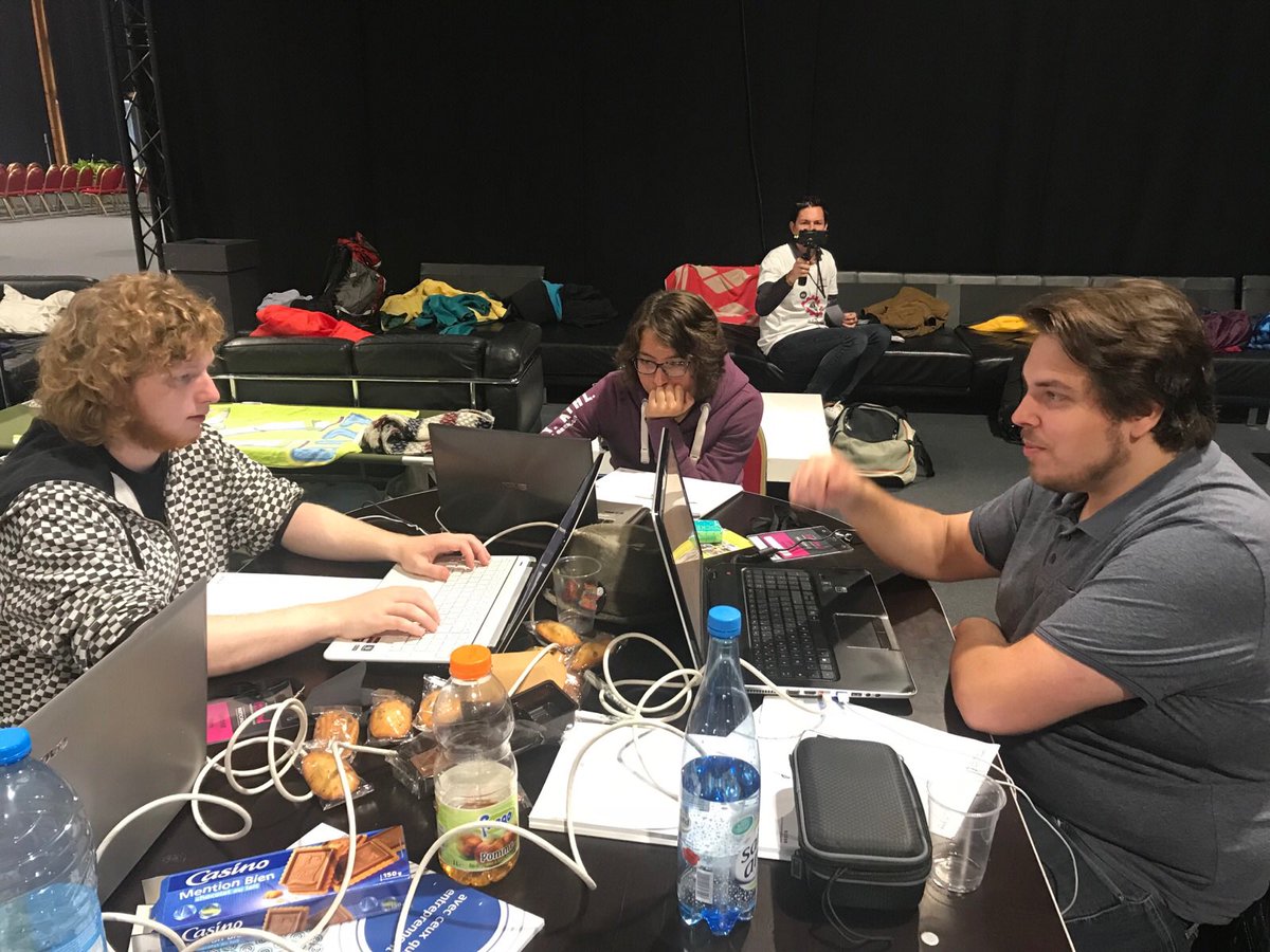 yschools_edu's tweet photo. Les étudiants du #GroupeESCTroyes sont en plein hackathon au @WkdTourisme ! 48h pour créer sa start-up liée au #tourisme ! Courage ! 👊 https://t.co/7PK42gmMP3