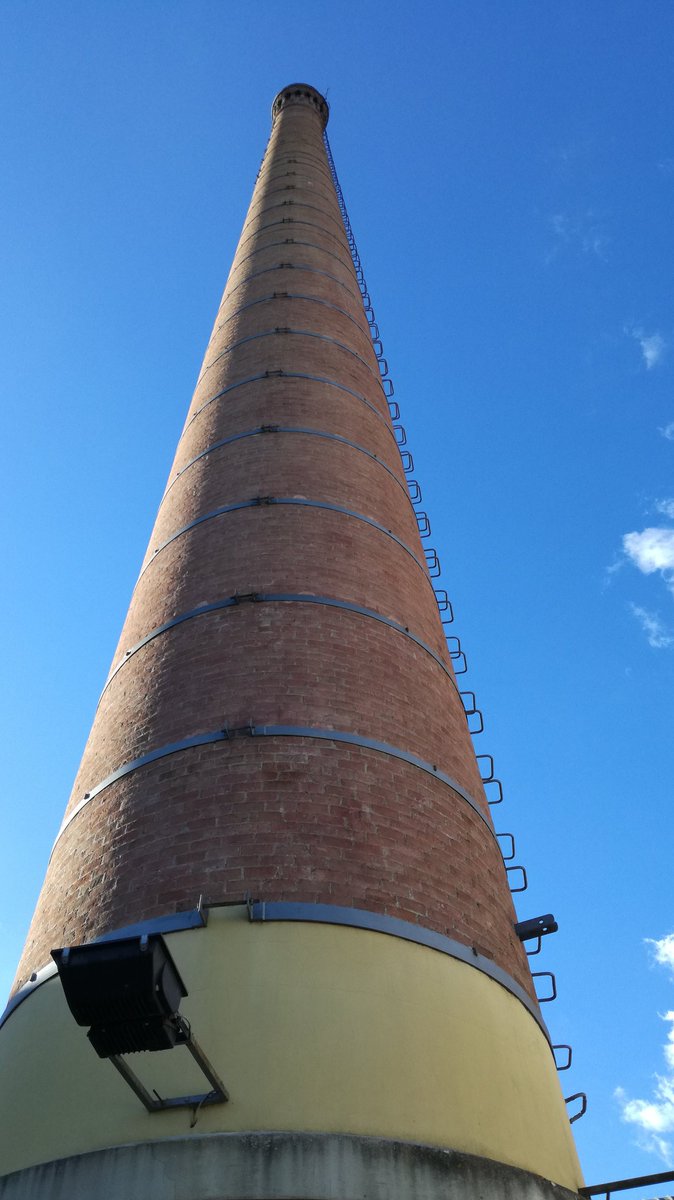 Luoghipg's tweet photo. La visita all'ex lanificio di #PonteFelcino 👍 #LuoghiInvisibili #Perugia https://t.co/YUj3QaLsfC