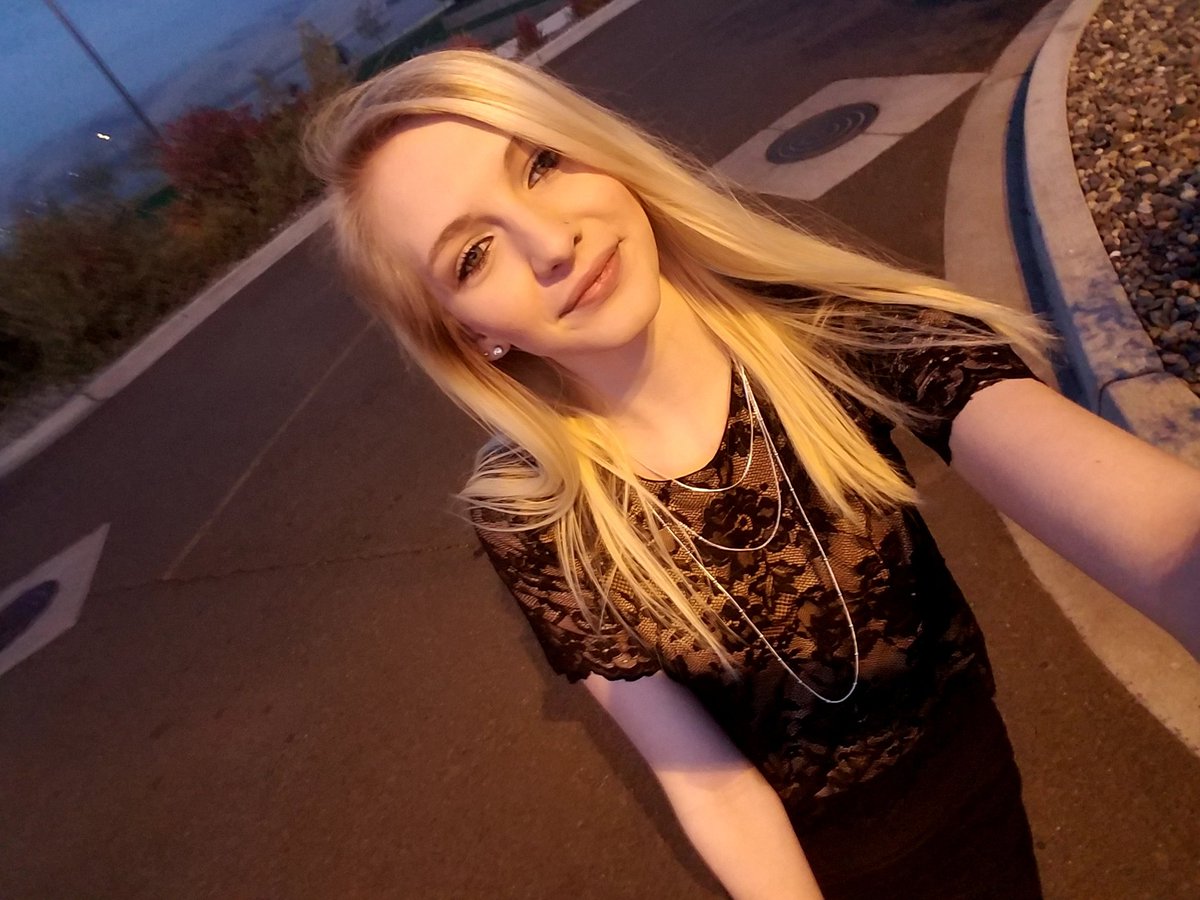 LexusK1990's tweet photo. Good birthday night 😗 #20! https://t.co/E5F2Y3pvM0