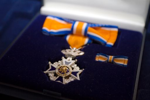 Voor zijn verdiensten voor het dorp Kronenberg is de heer Piet Selen benoemd tot Lid in de Orde van Oranje-Nassau. bit.ly/2y744qJ