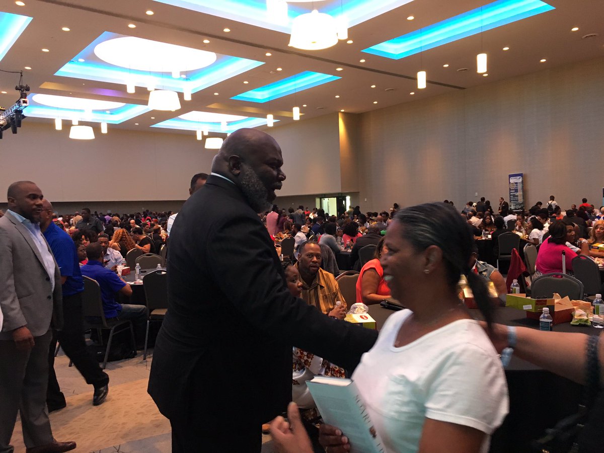 T.D. Jakes on Twitter "It is important that I connect with the people