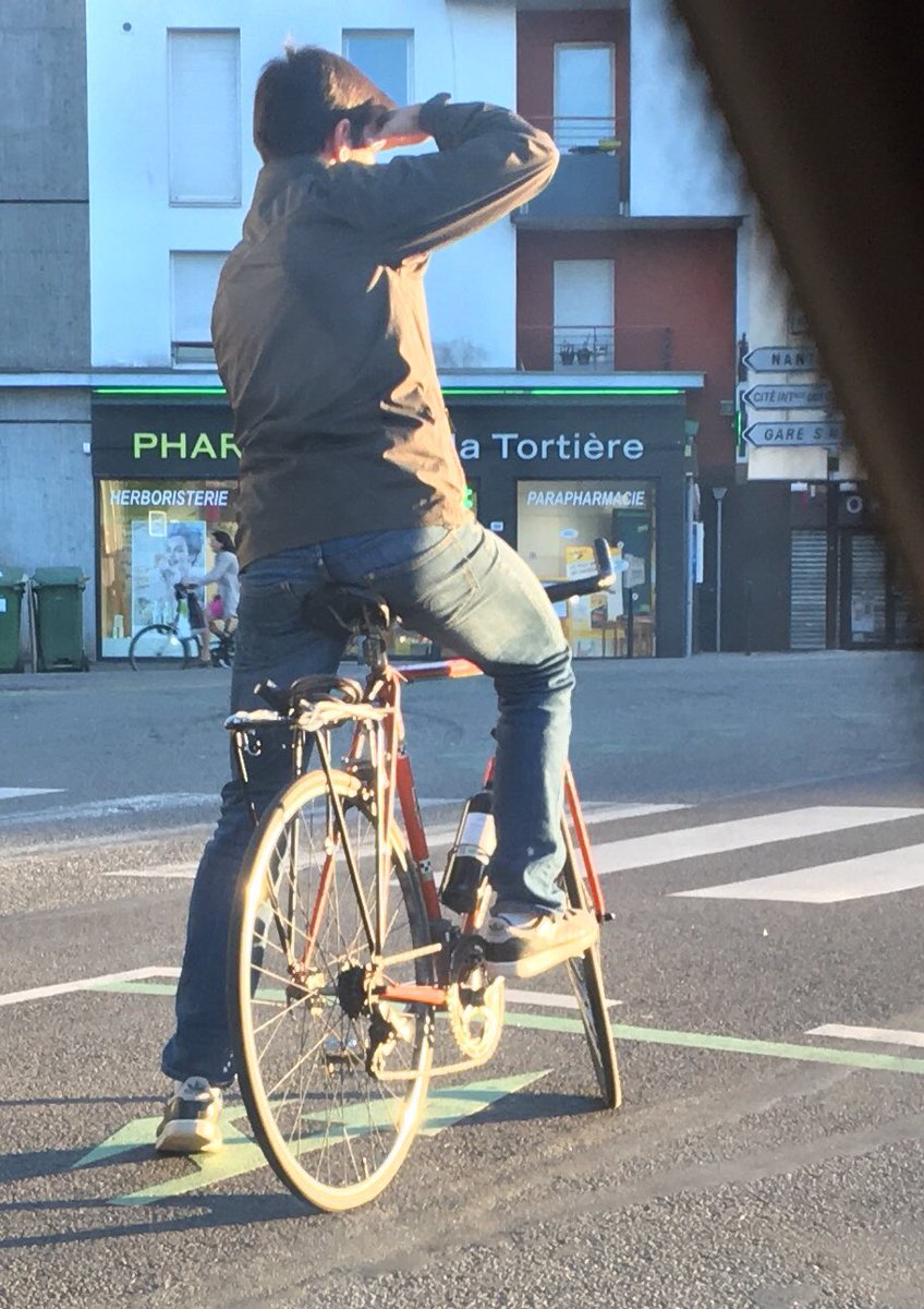 JMangusta's tweet photo. Nantes, cette ville de sportifs. #Teamquintal https://t.co/aOcjPXfJ1b