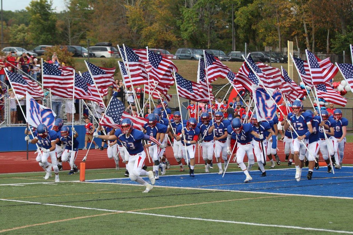 So awesome how <a href="/CCSD_Athletics/">CCSD Athletics</a> storms field on Homecoming Day every kid w/ #OldGlory in hand #Chills thx Adrienne for share <a href="/CarmelCrazies_/">RAM NATION</a>