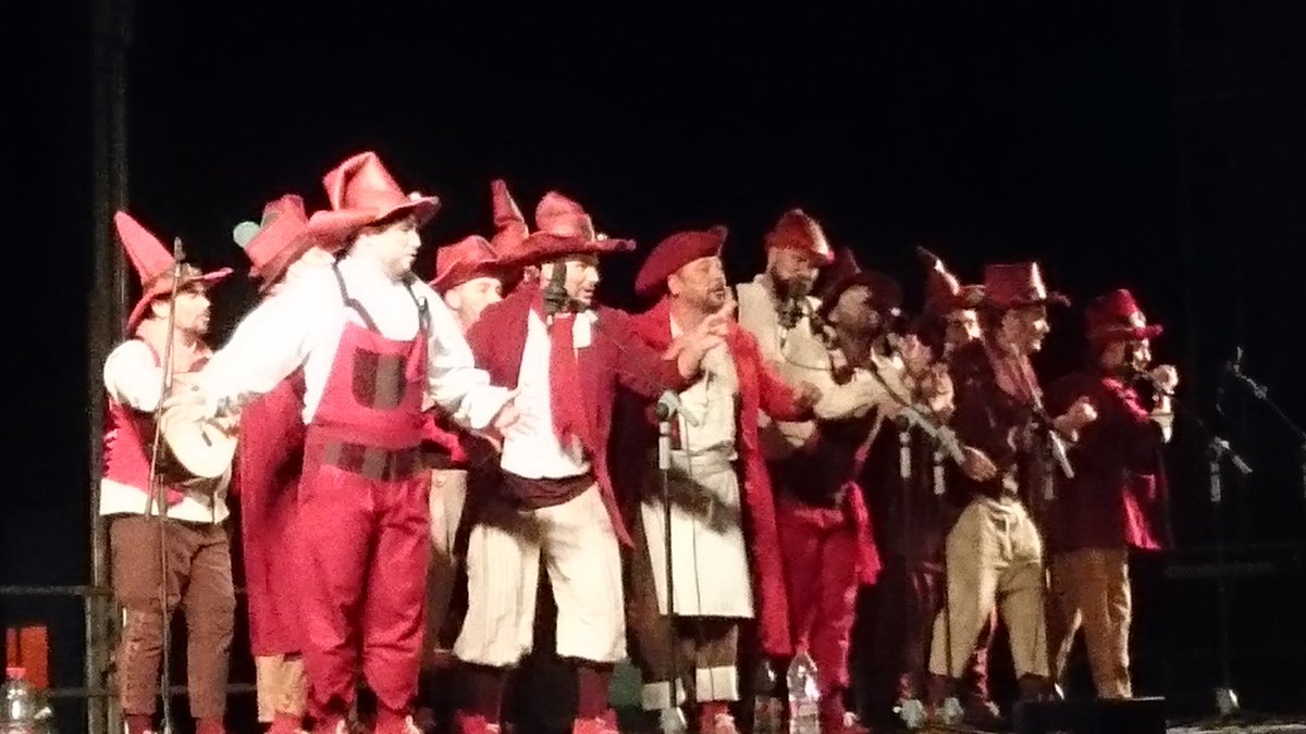 AudRocioJurado's tweet photo. Momentos inolvidables. @loscarapapas #LaGranFinaldelCarnaval #Sevillahoy #carnaval #AuditorioRocioJurado @eden_eventos https://t.co/x0Vtk4Foj2