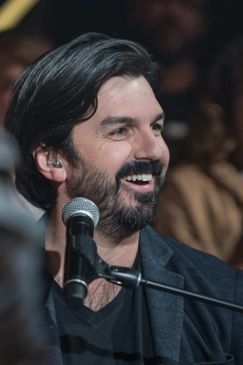 Belleetbumtq's tweet photo. .@damienrobi chante Le Fleuve, un extrait de son dernier album + Le frigidaire de Tex Lecor! #Belleetbumtq https://t.co/1hnKdUvCGY
