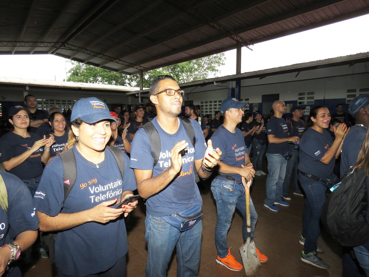 AgustinRodrigu1's tweet photo. Telefónica Panamá celebrando el Día Internacional del Voluntario Telefónica 2017 en Felipillo. #DIVT #DIVT2017 #DIVTPMA #MovistarEsDiferente https://t.co/zHatgy8GDQ