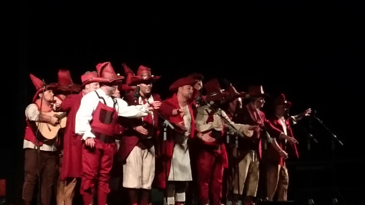 AudRocioJurado's tweet photo. Emoción en Auditorio, el público en pie. @loscarapapas cantando al abuelo de Marta del Castillo. Vellos de punta y sentimiento @kastillo62 https://t.co/zNooY2CUpJ