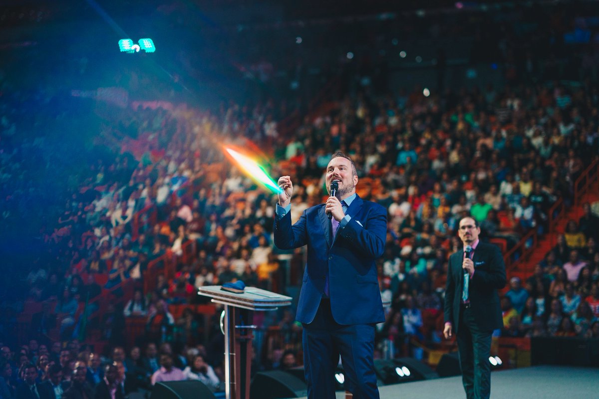 apostlegm's tweet photo. "God is not looking for a good man, He is looking for a man that He can change." — @shawnbolz #CAP2017 https://t.co/fCRNgnX21S