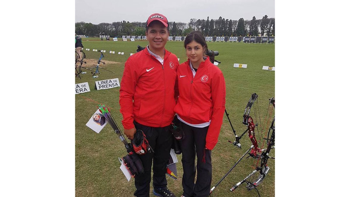 Makaralı Yay Kadet Karışık Takımımız Dünya Şampiyonu: tof.gov.tr/haberler/haber… 👏🏼🏹🇹🇷🥇