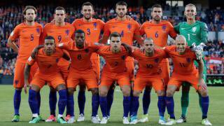 PaulvanOlden's tweet photo. Te koop: elftal, TEAB  #WRUNED https://t.co/8Z7nQQu0tX