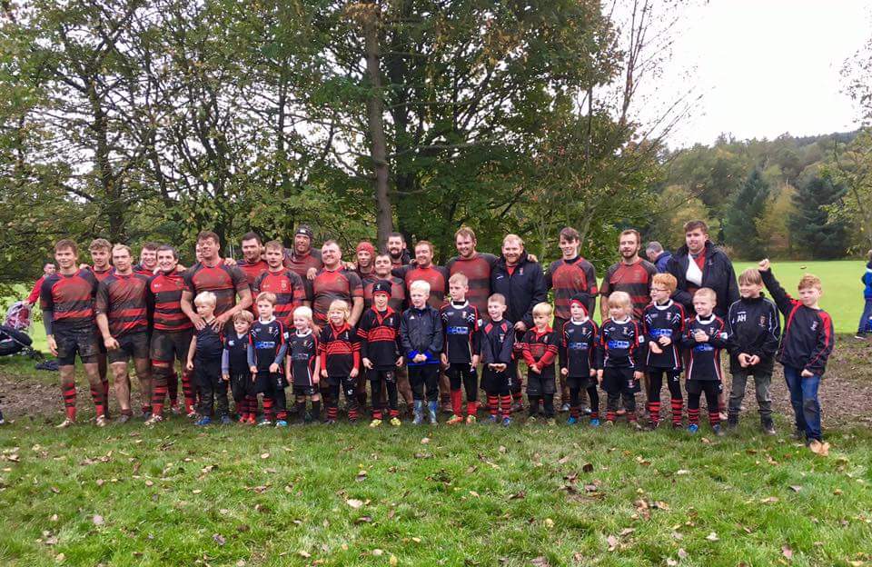 CumnockRugby's tweet photo. Super day @CumnockRugby with @CRFCMiniMicro providing guard of honour and then a match during the half time break. #future1stXV #GetSome https://t.co/wub2WFe7mD