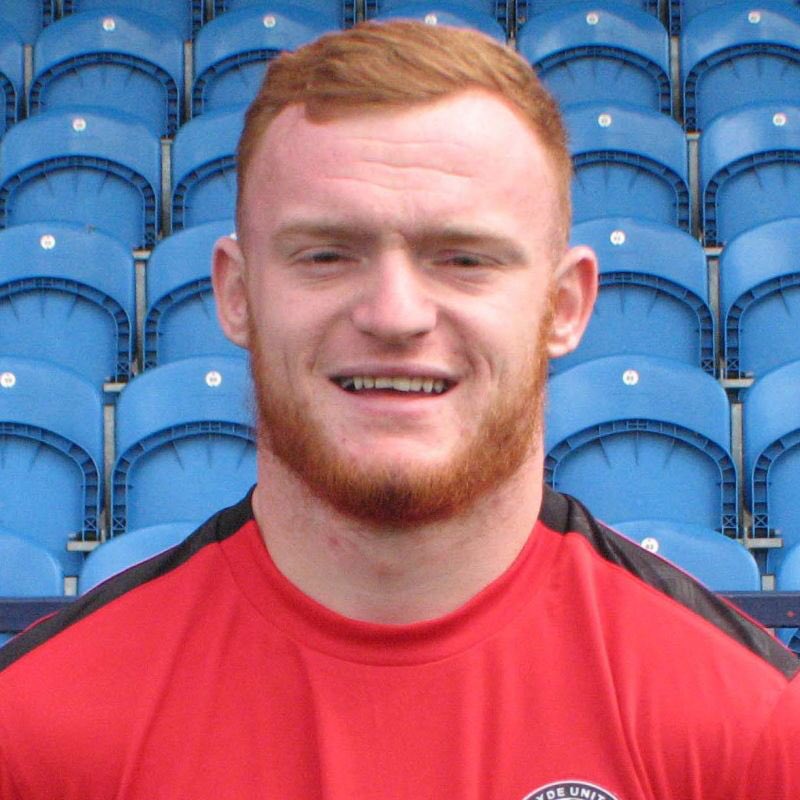 UltrasClee's tweet photo. Poor @hydeunited lad beasted with @UltrasClee chants of @mrjakedwood /max branning &amp; @WayneRooney wannabe #hilarious #banter #onefootwonder https://t.co/GwERaPt25c