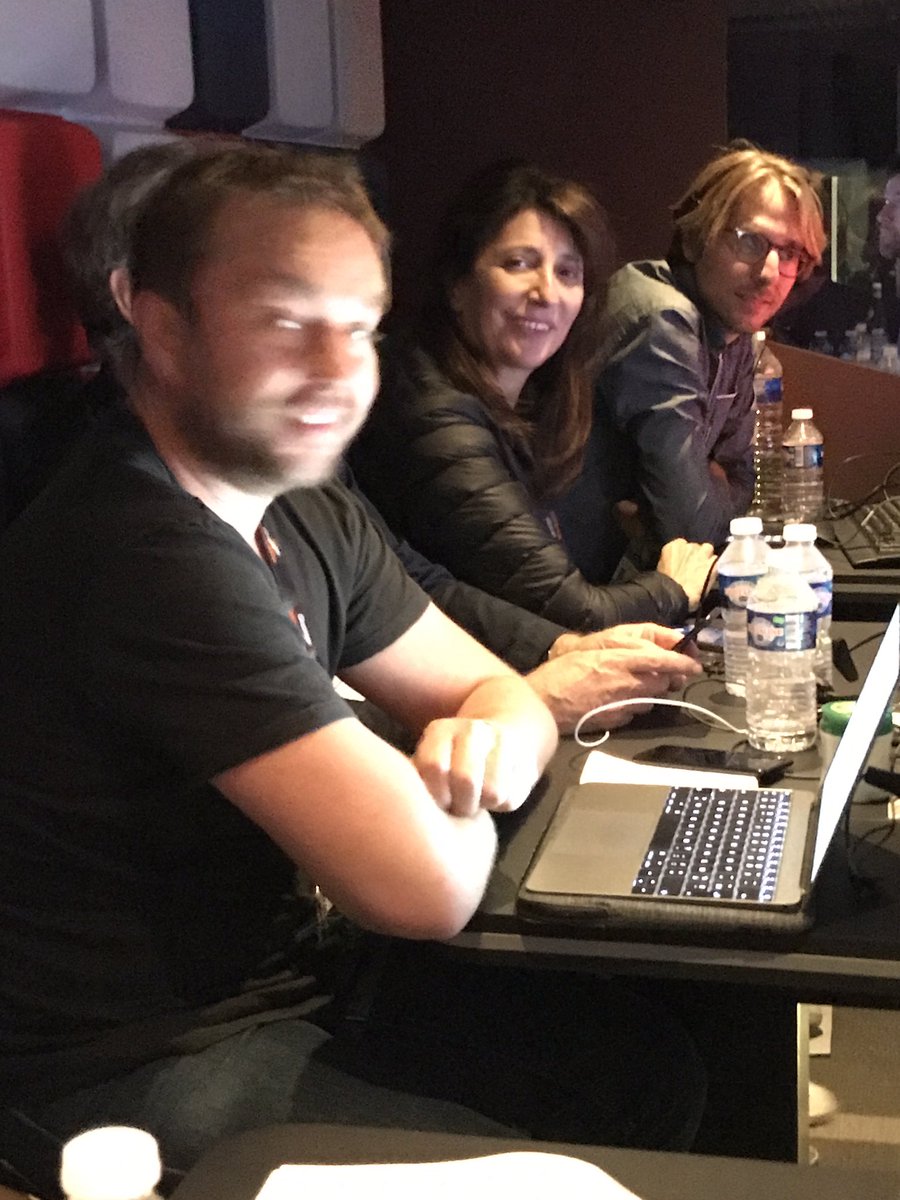 nikosaliagas's tweet photo. depuis la régie finale #SopranoLeConcert @Sopranopsy4 @jeanphilemonnie @mathieuvergne @tristancarne @TMCtv @orangevelodrome https://t.co/mI3ch17O2I