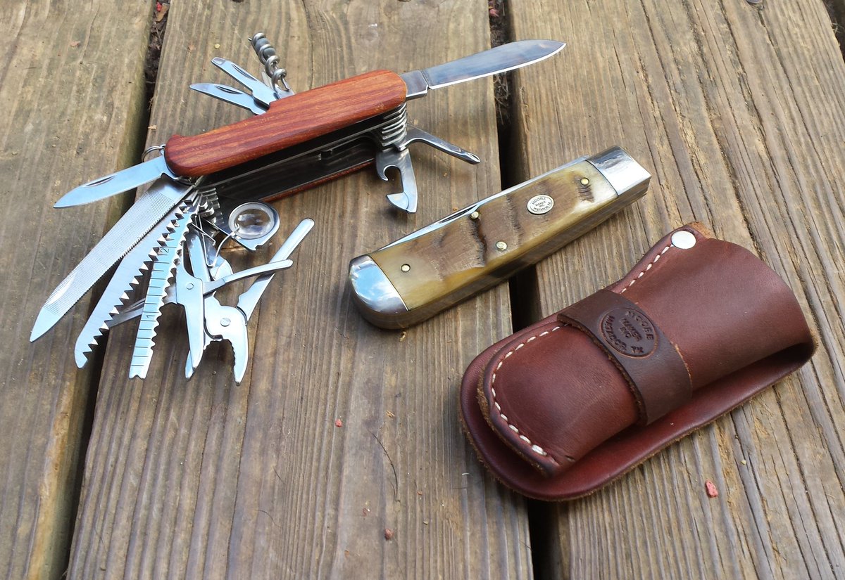StepOneSurvival's tweet photo. #mooremaker #Texas #swissarmy #knives #edc #classic #Patriot #usmc #Veteran #merica https://t.co/cC27GjYYI1
