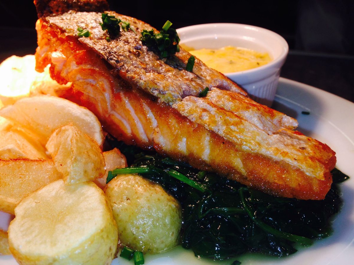 Your perfect Saturday evening, SORTED ! 💋🍷 even better as #neighboursnight .. <a href="/NappyValleyNet/">NappyValleyNet</a> <a href="/VillageLifeSW4/">Abbeville Life</a> <a href="/loveclapham/">Clapham</a> <a href="/LoveBattersea1/">Love Battersea 🇺🇦</a> 😊