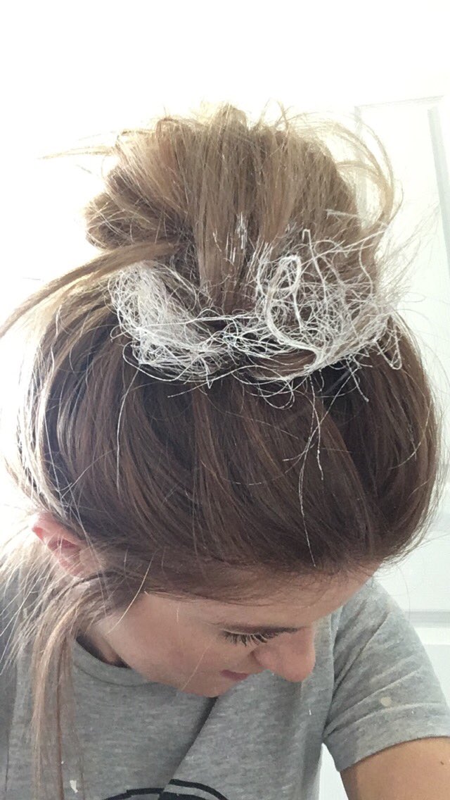 kirsty_2803's tweet photo. When you're cutting in the tops of the walls and forget you've just painted the ceiling ππ© #bunproblems https://t.co/G4V1zHxsd6