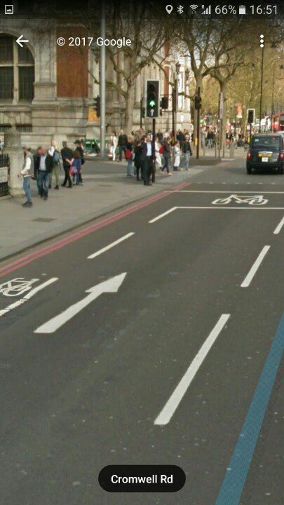 HeadlongCabbie's tweet image. @BBCTomEdwards road signs show ahead only. Google maps shows you can turn left. #satnavfail
