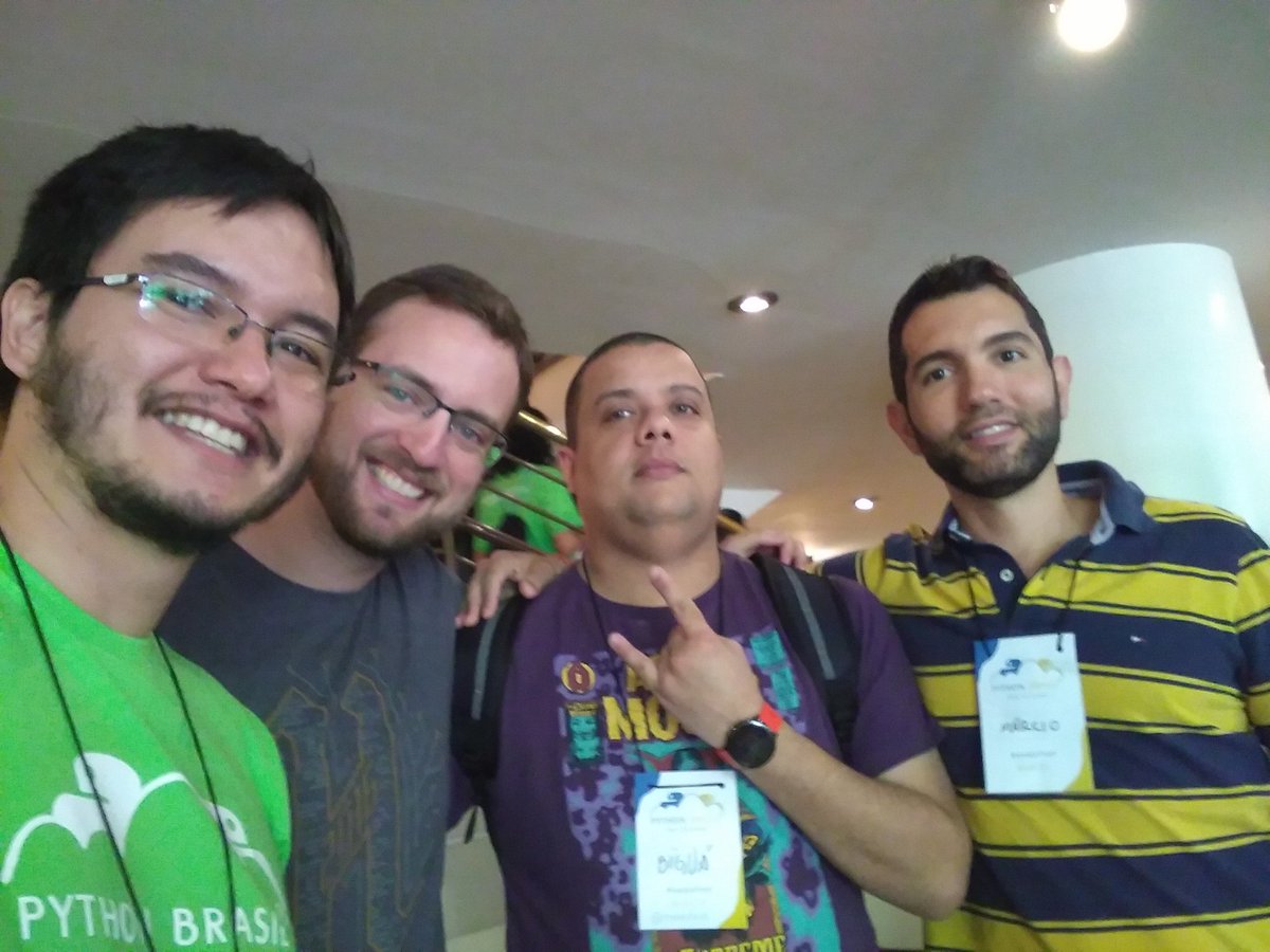 ooocarneiro's tweet image. Galera do DF na #uaipython #pybr13 @grupydf