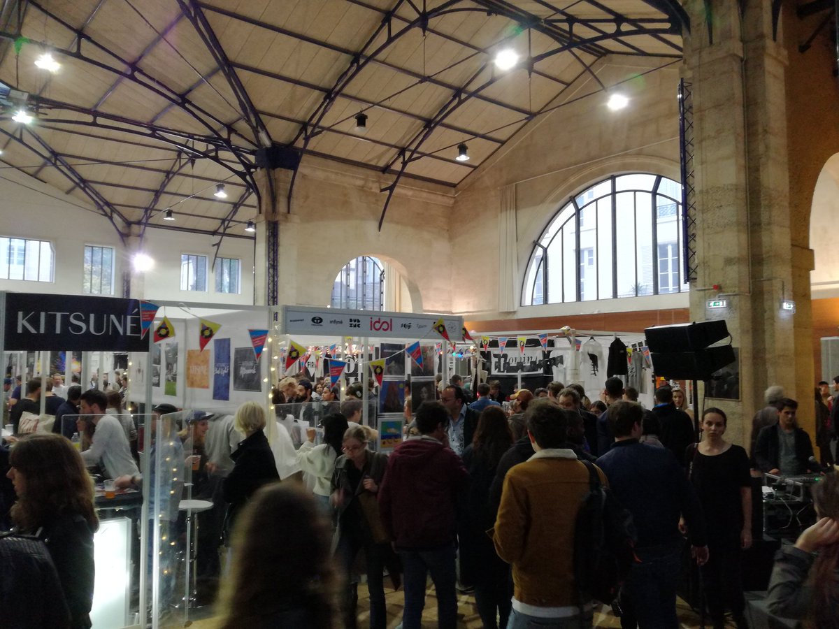 Lostinprod's tweet photo. Le marché des labels indés bat son plein à la Halles des Blancs Manteaux https://t.co/Hl6M3HaHlz