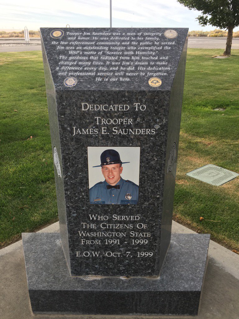 wspd3pio's tweet image. #gonebutnotforgotten Trooper James Saunders, EOW 10/07/1999 in Pasco Wa.