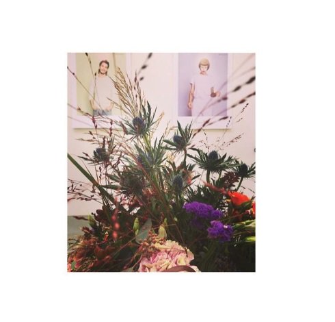 LessisMoreNews's tweet image. / R E P O S T / @blumenoase_ajili
・・・
#flower#floralarrangement#flowerdecor#love#event#10years#floralinspiration