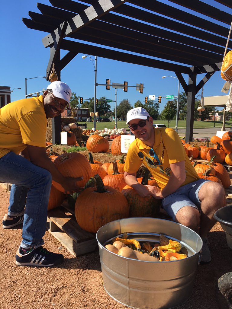 IndustryFlea's tweet photo. @DowntownOKC @junction_coffee @thebigfriendly @midtown_okc So thankful to have Downtown OKC and the downtown guides supporting the Flea today! https://t.co/TLrS1QVQrI