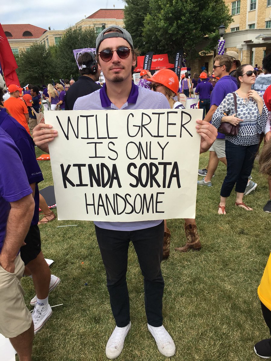 jakehastings55's tweet photo. @FrogsOWar #FOWGameDaySign https://t.co/I2Nz2ulWMo