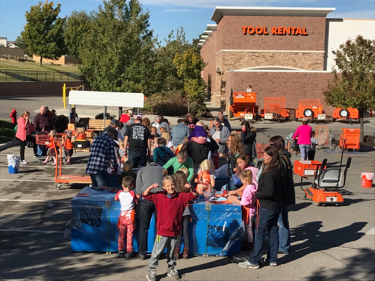 Fire safety kids club big success!!!
#fabulous4421 @MrsBLewis92514 <a href="/jamers92782/">Jami Peterson</a> <a href="/Alvarez2Joe/">Joe Alvarez</a>