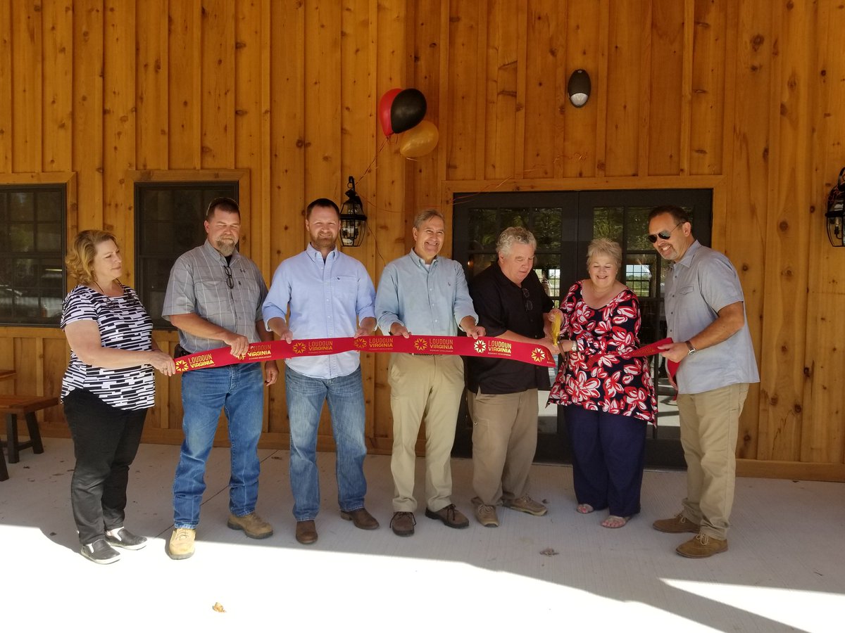KellieHinkle123's tweet photo. #CiderBarn is officially OPEN! #LoudounPossible #LoudounAg #LoveLoudoun https://t.co/SoHYKnvnpu