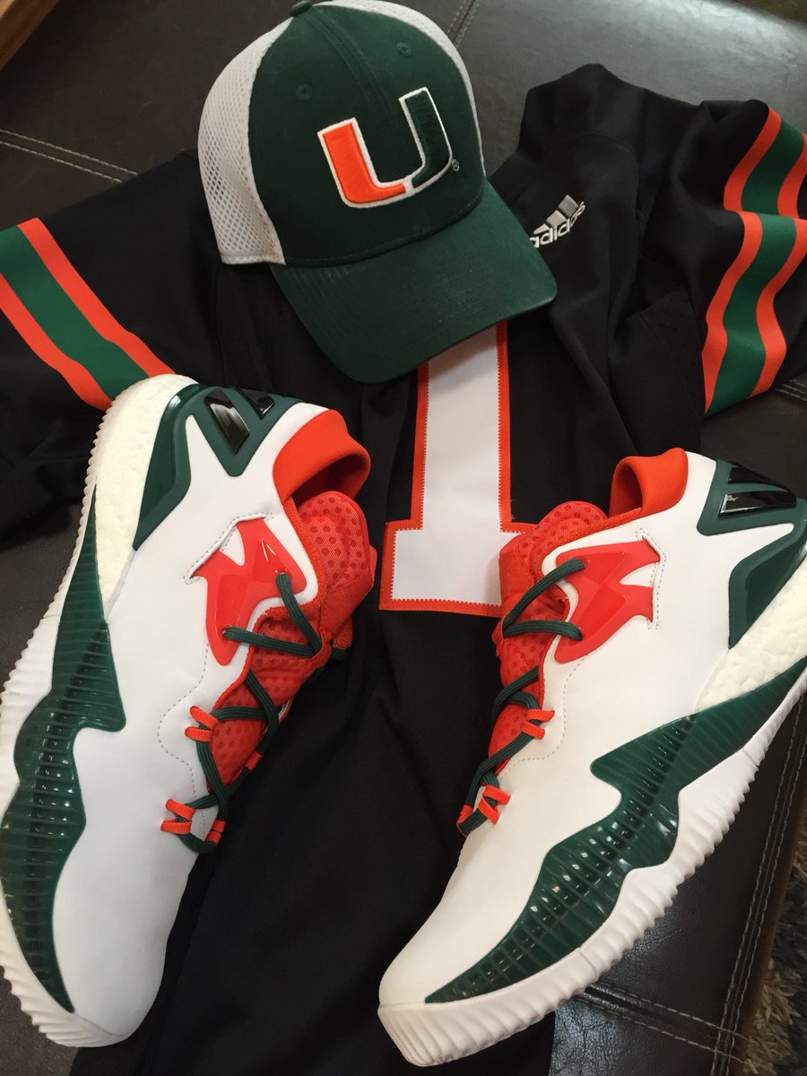 AbeytaCBS4's tweet photo. It’s #MiamivsFSU so you know I’m going to be reppin’ ! #Canes #Alumni #305 #miamivsfsu #adidas #miAdidas #crazylightboost #canesfam https://t.co/ACKQpvygPm
