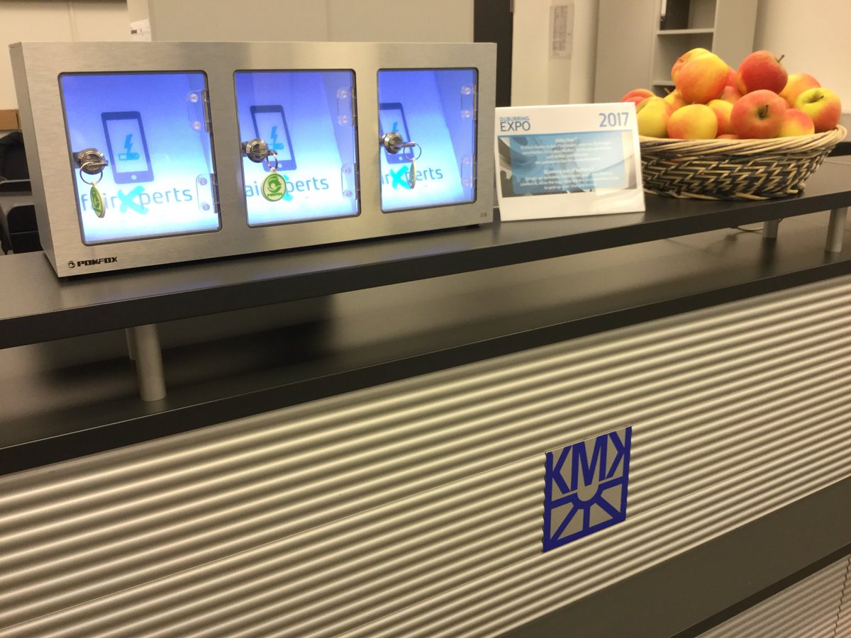 fairXperts_DE's tweet photo. Leerer Akku auf der #DeburringEXPO ? Nicht verzagen! Bei uns kann man dank @PowFox sein Handy laden. Etwas Gesundes gibt es auch. :-) https://t.co/lHijICHZFL