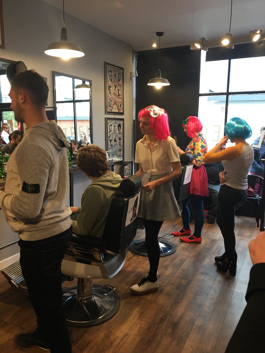 Enjoying <a href="/CheltLitFest/">CheltLitFest</a> lit crawl this afternoon esp barber shop flash fic <a href="/dd_johnston/">DD Johnston</a> #CheltLitCrawl