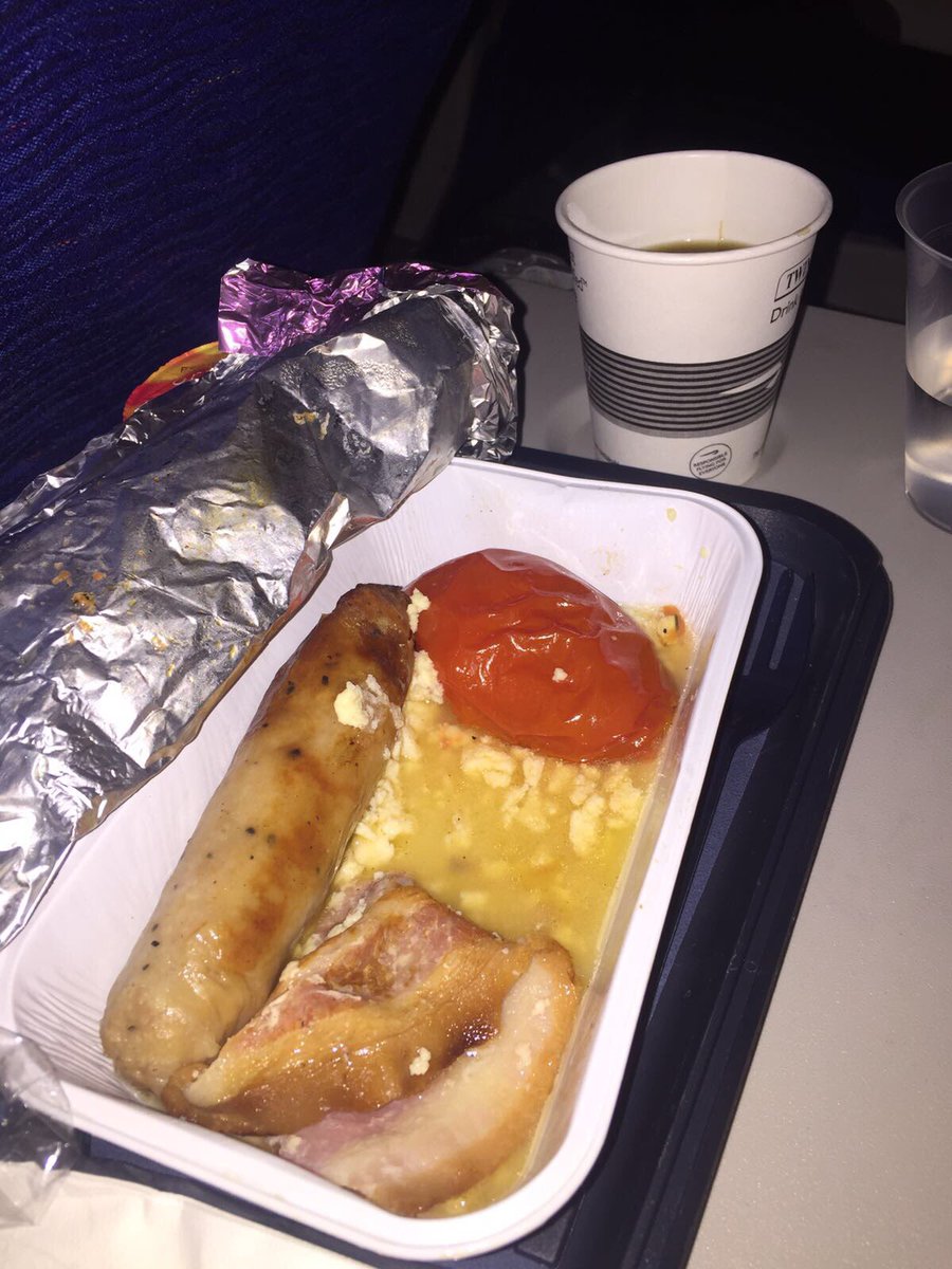 tm_wallace's tweet photo. @alex_cruz @British_Airways do you think this food is acceptable after paying over £1000 for a flight... #SHOCKING #VILE https://t.co/o9tioYDEP3