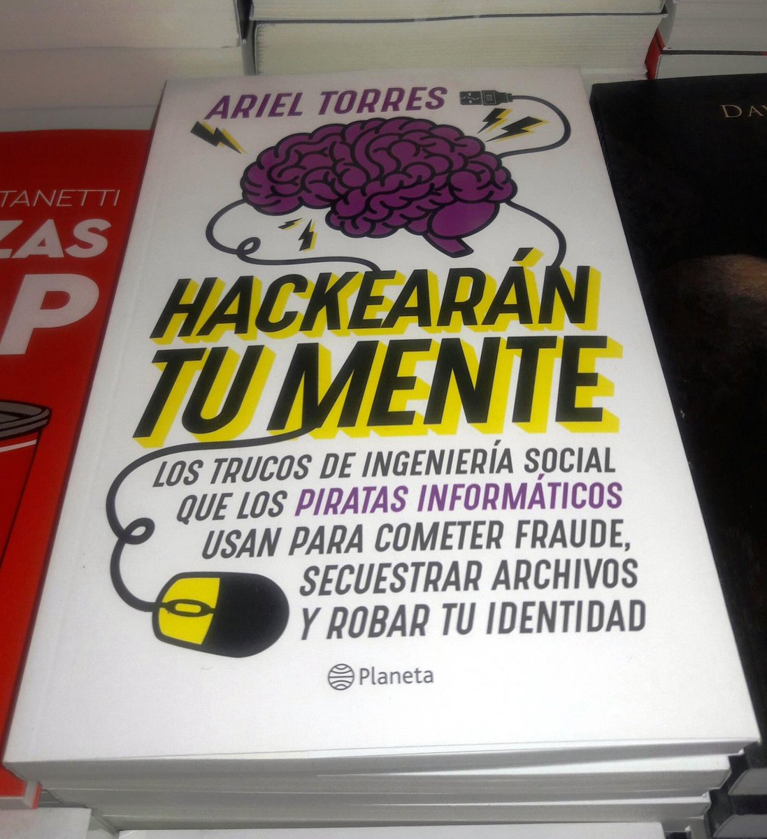 desdemibalcon17's tweet image. Muchas gracias @arieltorres  por charlar con nostros sobre tu libro #HackearánTuMente por @nuevosairesfm