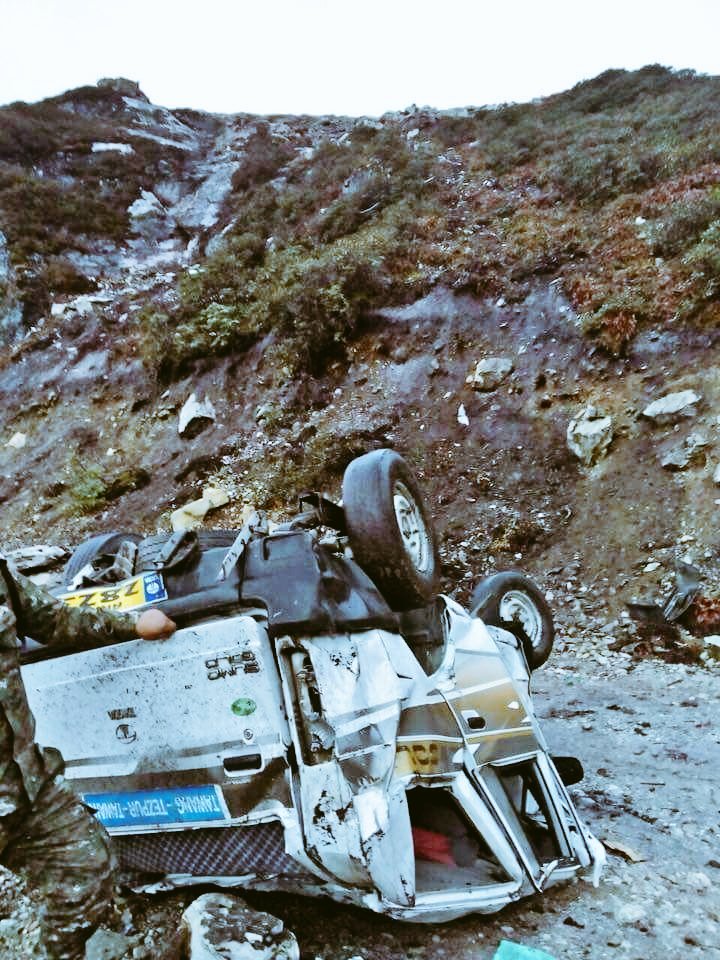 Taxi falls into Sikkim gorge, six relatives die Taxi falls into Sikkim gorge, six relatives die