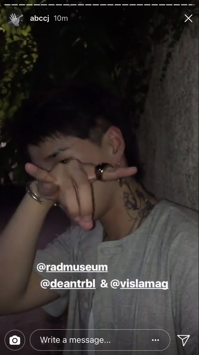 deansintro's tweet image. BUT DEAN INA TSHIRT - this is important