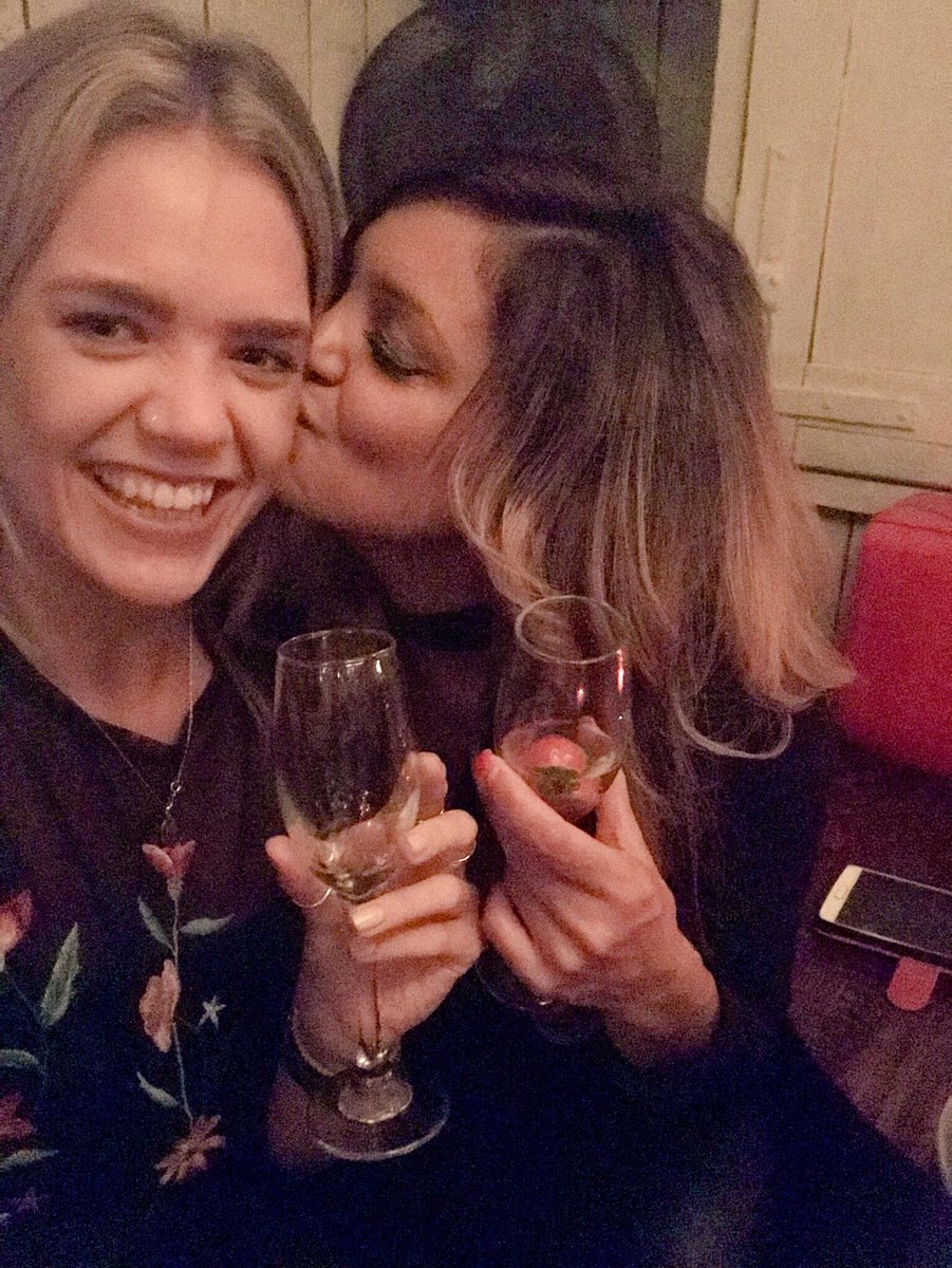 emilymorris4's tweet photo. She’s an expensive date! @sianpeak #prosecco #prosecco #prosecco 🥂 https://t.co/IOnQQkhwO1