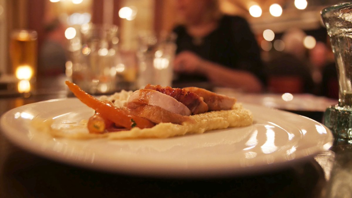 This Thanksgiving let us do the cooking for you! Book your seat at Merridale's Thanksgiving dinner! #yyj merridale.ca/events/thanksg…