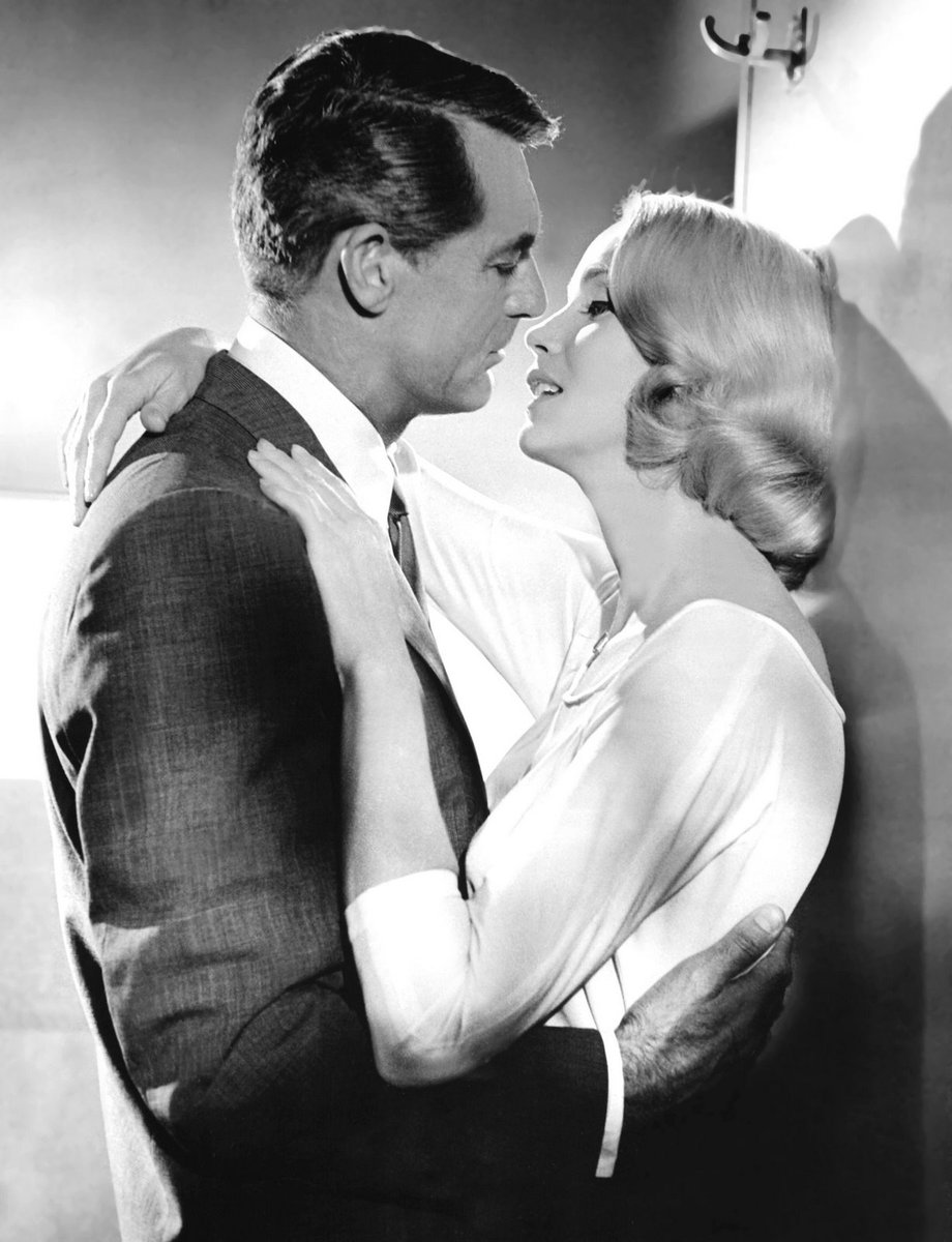 Fav_classics's tweet photo. Carey Grant is sooo cool!! This movie rocks, plain and simple...iconic film. https://t.co/dV0WYNqx5o