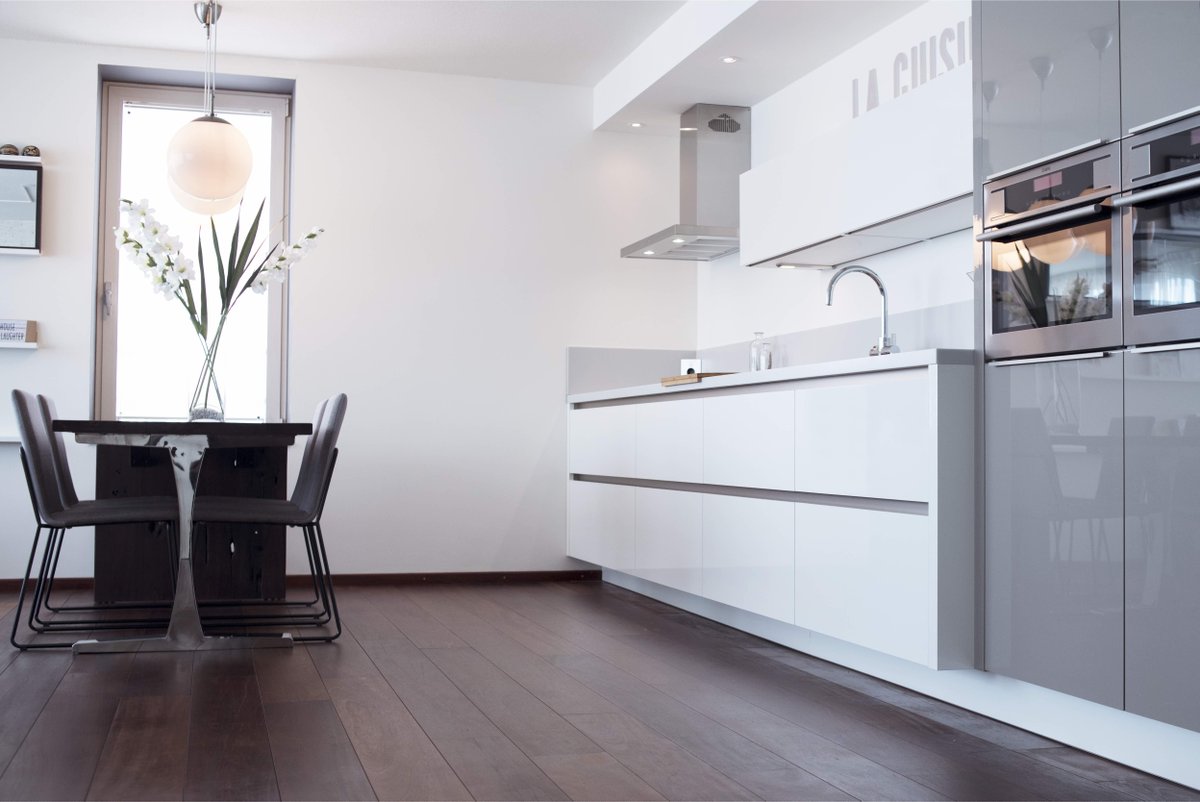 DeKitchenStudio's tweet image. Onze creativiteit zijn uw vertaalde wensen #kitchenstudio #droomkeuken #designkeuken goo.gl/LuKVLj