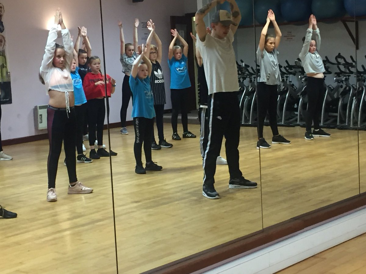 Thank you <a href="/curtisbutlerr/">Curt</a> for an immense two workshops , kids learning sooooo much mannnn #cdcworkshops #cdcstreetdance #getthatflow #beats #foundations