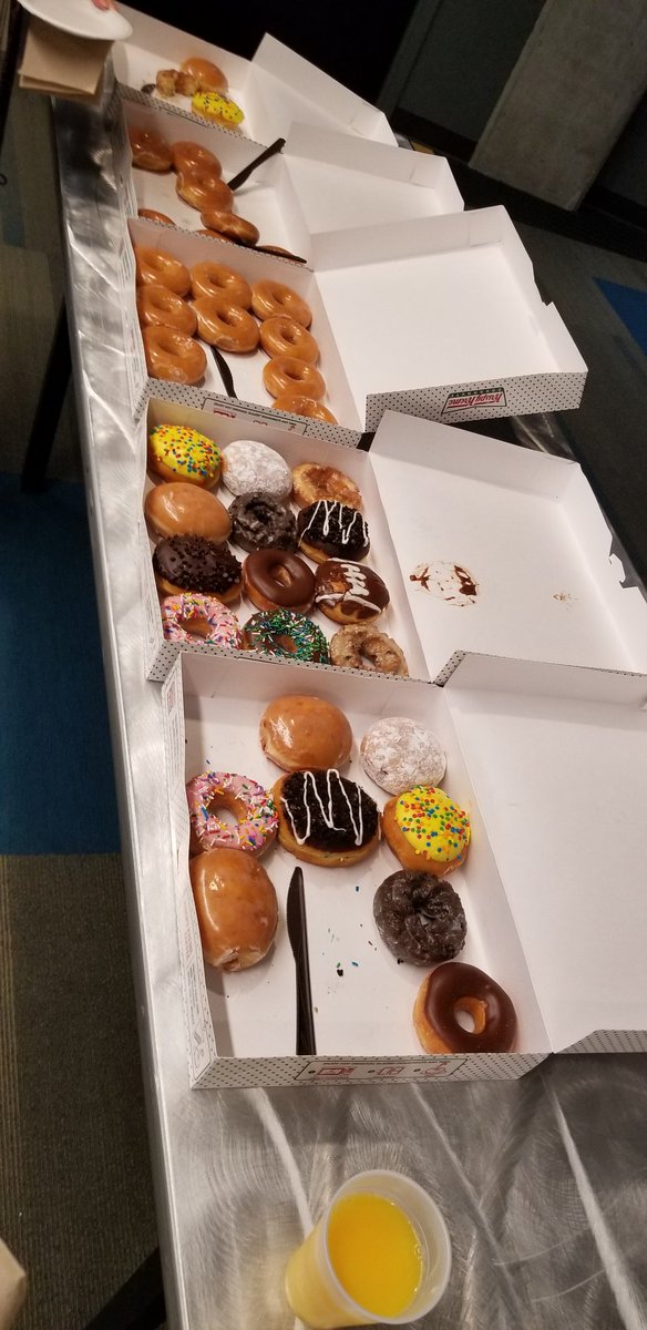 SanathKumarBS's tweet image. Yaaaaaay, donuts! 

#DevFest17 #DevFestSEA #GDGSeattle #GDG @gdgseattle @WTMSeattle