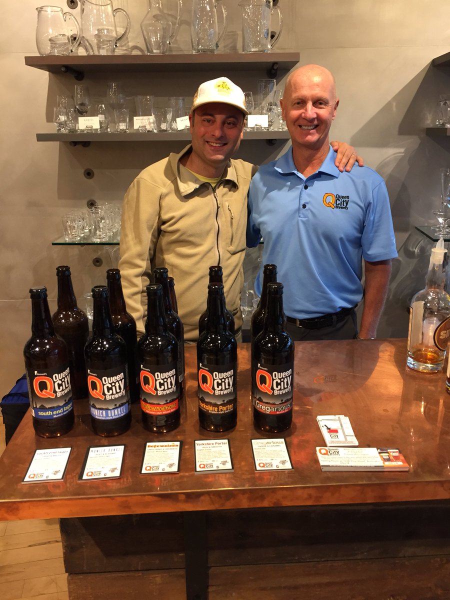 FarrellDistVT's tweet photo. @QueenCtyBrewery @SimonPearceInc lovely day for a sip of delicious #vtbeer in #BTV https://t.co/KaIHQHVc7W